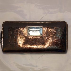 Michael Kors  Pewter Patent  Signature Zip Around Long Wallet